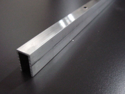 Alu alsó vezetőprofil 2 m-es