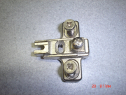 Keresztalakú szerelőtalp pillérmegoldáshoz