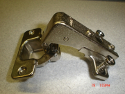 Pillér kivetőpánt